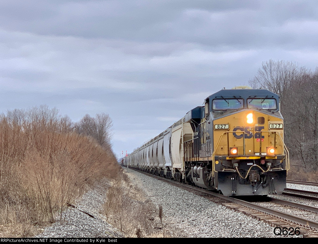 CSX 827 on Q626